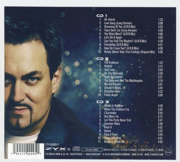 CD-Album-Rückseite mit Titellisten, Künstlerbild und blau-weißem Hintergrund.