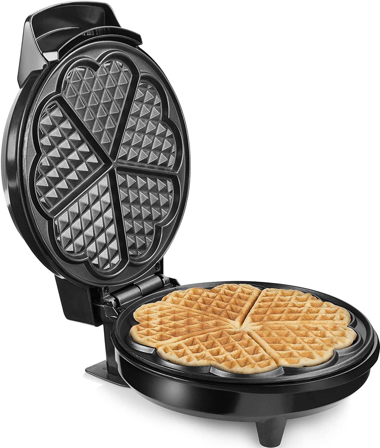 Waffeleisen geöffnet, mit darin gebackenen Waffeln, zeigt die Kochfläche und frische Waffeln.