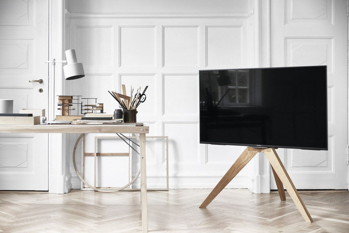 VOGEL´S Vogel's NEXT OP1 Standfuß für 117-178 cm (46-70 Zoll) Fernseher, max. 40 kg, Vesa max. 400 x 400 Standfuß, max. 70 Zoll, Eiche Hell