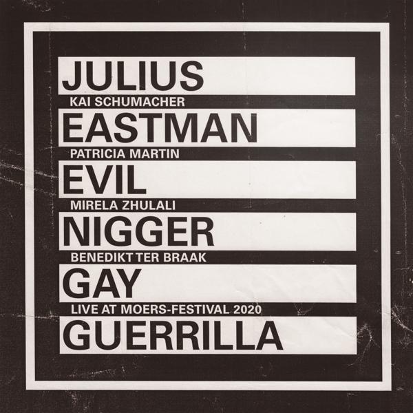 Schwarz-weiß-Poster. Namen, Wort 'NIGGER' und 'GAY'.