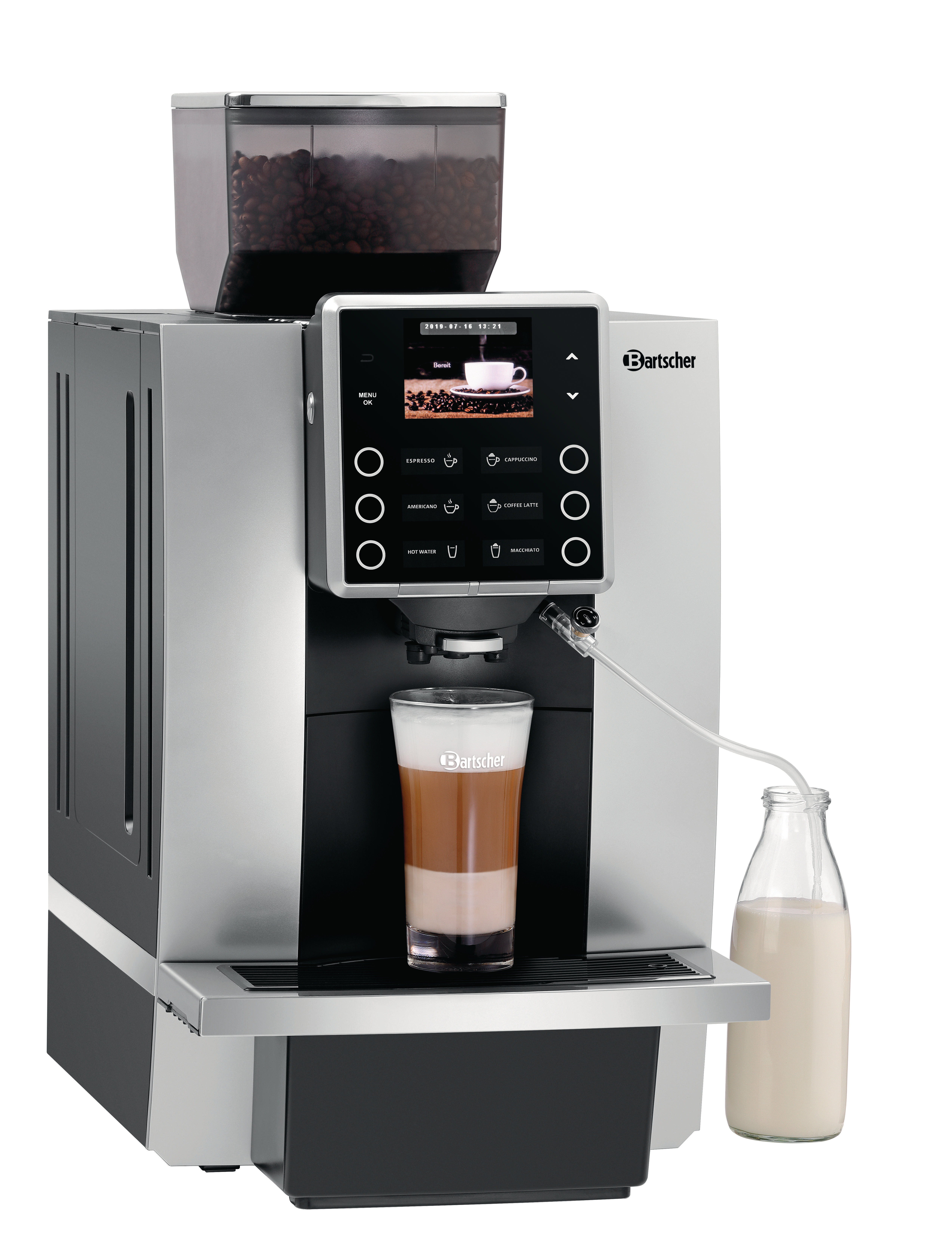 Kaffeemaschine mit Bohnenbehälter, Touchscreen und einem Glas Milchschaum.