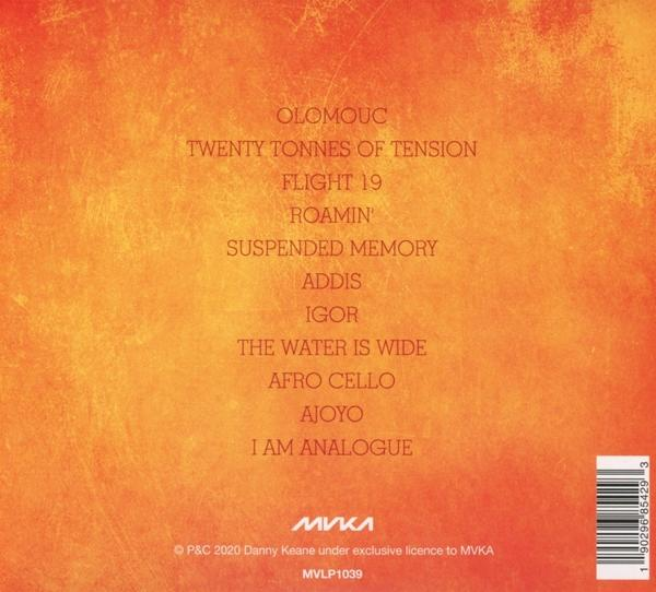 Oranges Papier mit weißem Text, Songtiteln.