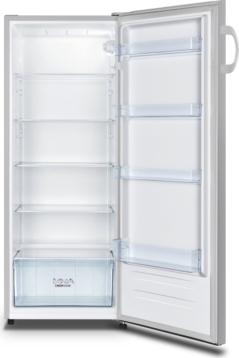 Leerer Kühlschrank mit Regalen und einer Gemüseschublade. Offene Tür, weißer Innenraum.
