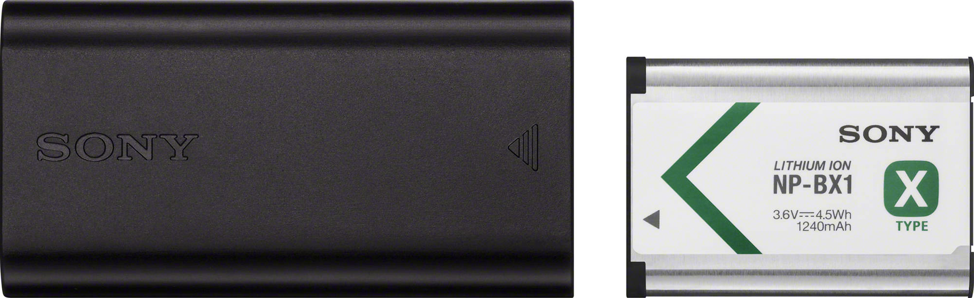 Due batterie nere per fotocamera Sony. Una con il logo Sony e una freccia.