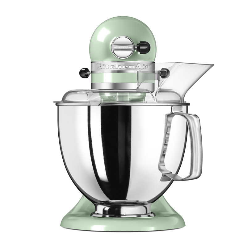 Ein mintgrüner KitchenAid-Küchenmixer mit einer Edelstahlschüssel und einem durchsichtigen Kunststoffschutz.