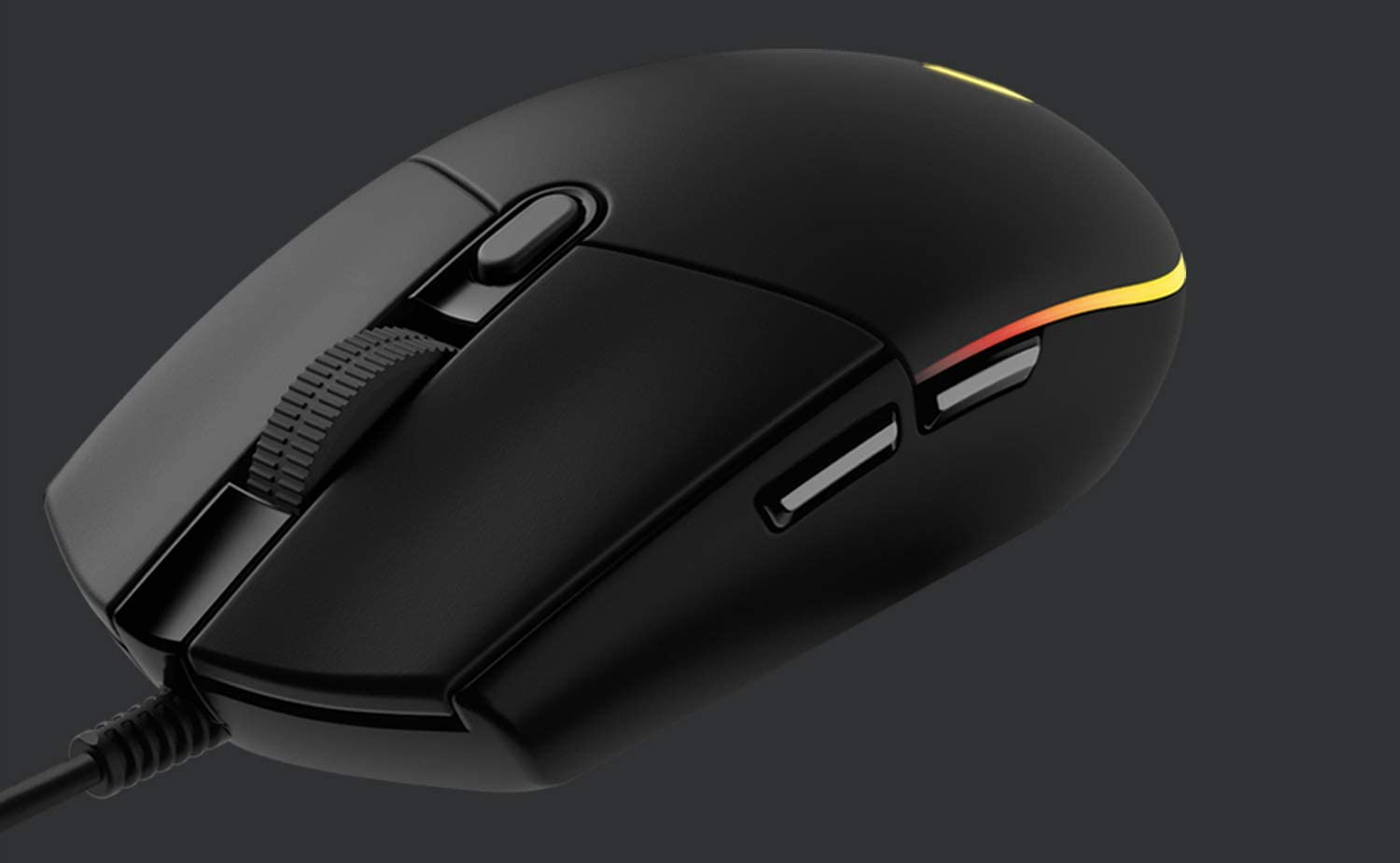 Fekete gamer egér görgetőkerékkel és oldalsó gombokkal. Narancs és sárga fénnyel világít.