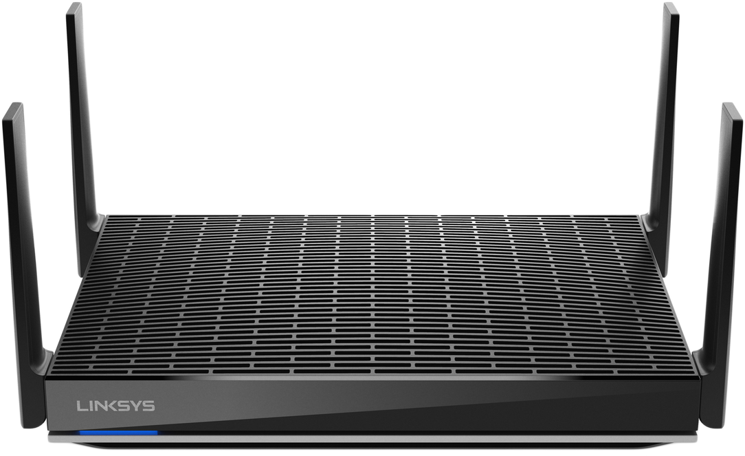 Fekete router antennákkal fekete felületen.