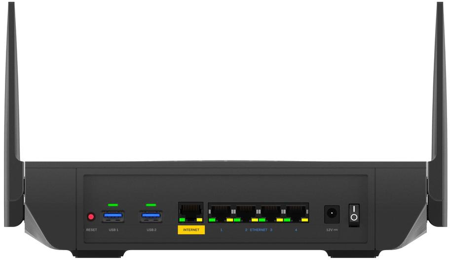 Fekete router antennákkal és több porttal.
