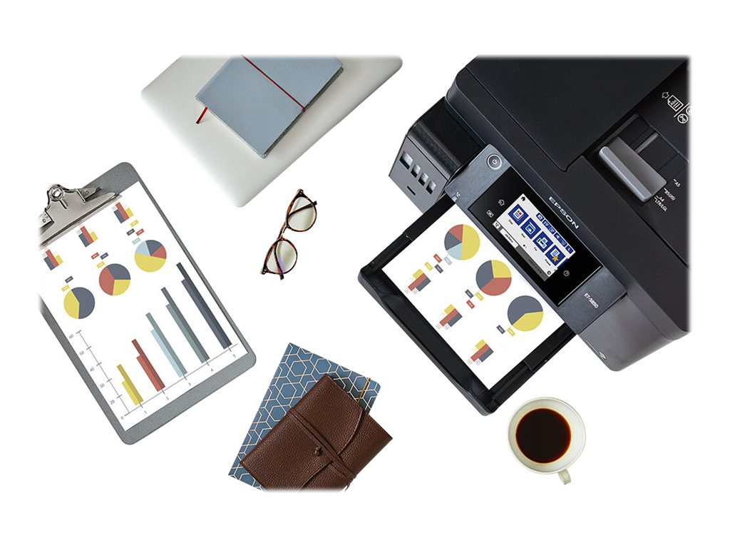 Drucker mit Dokumenten und einem Tablet. Kaffeetasse, Brille und Notizbuch sind ebenfalls vorhanden.