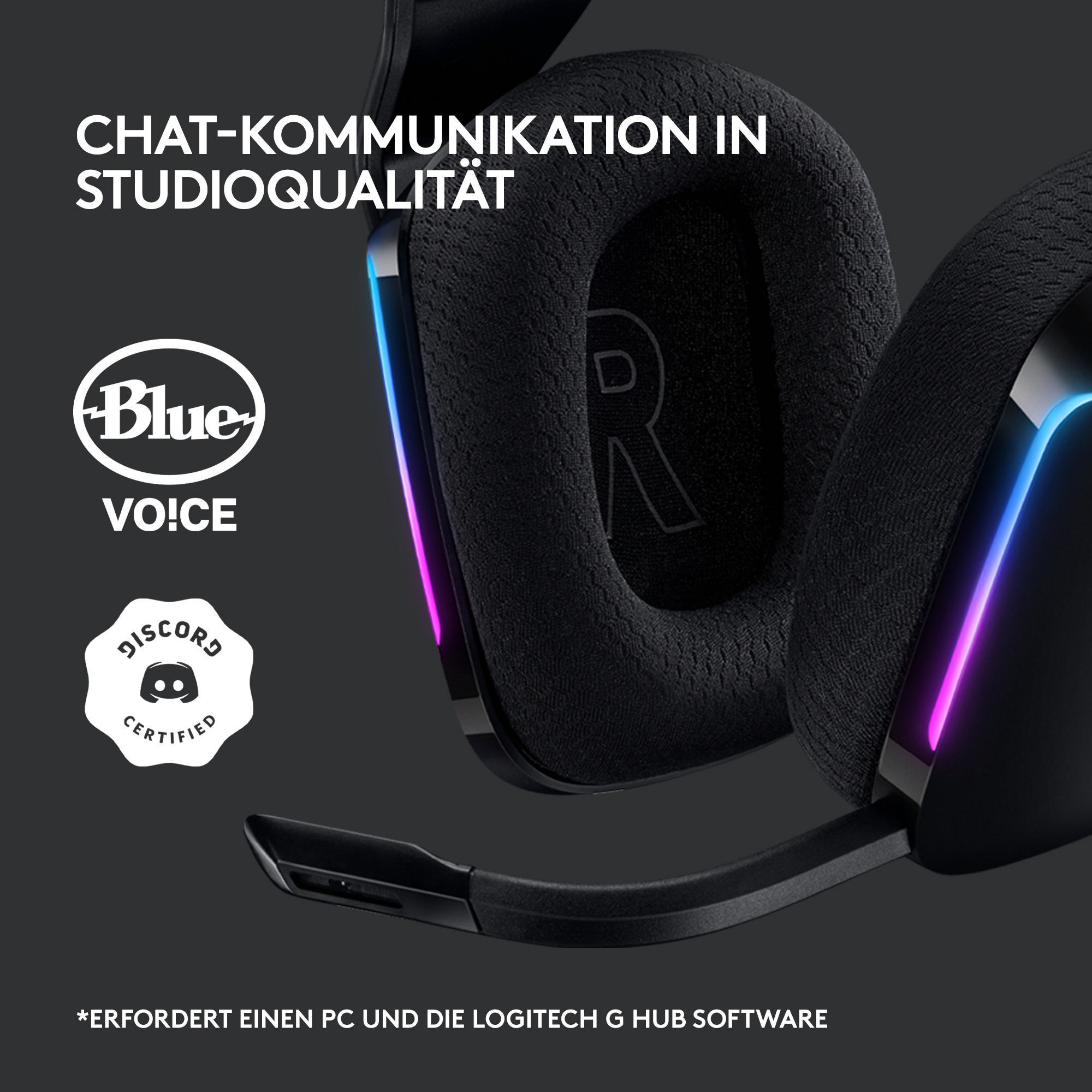 Nahaufnahme eines schwarzen Headsets mit Mikrofon und einem 'Blue VO!CE'-Logo.
