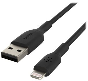 Un câble Belkin USB vers Lightning noir avec un connecteur USB et un connecteur Lightning.