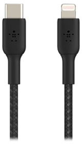 Câbles de charge noirs, USB-C et Lightning.