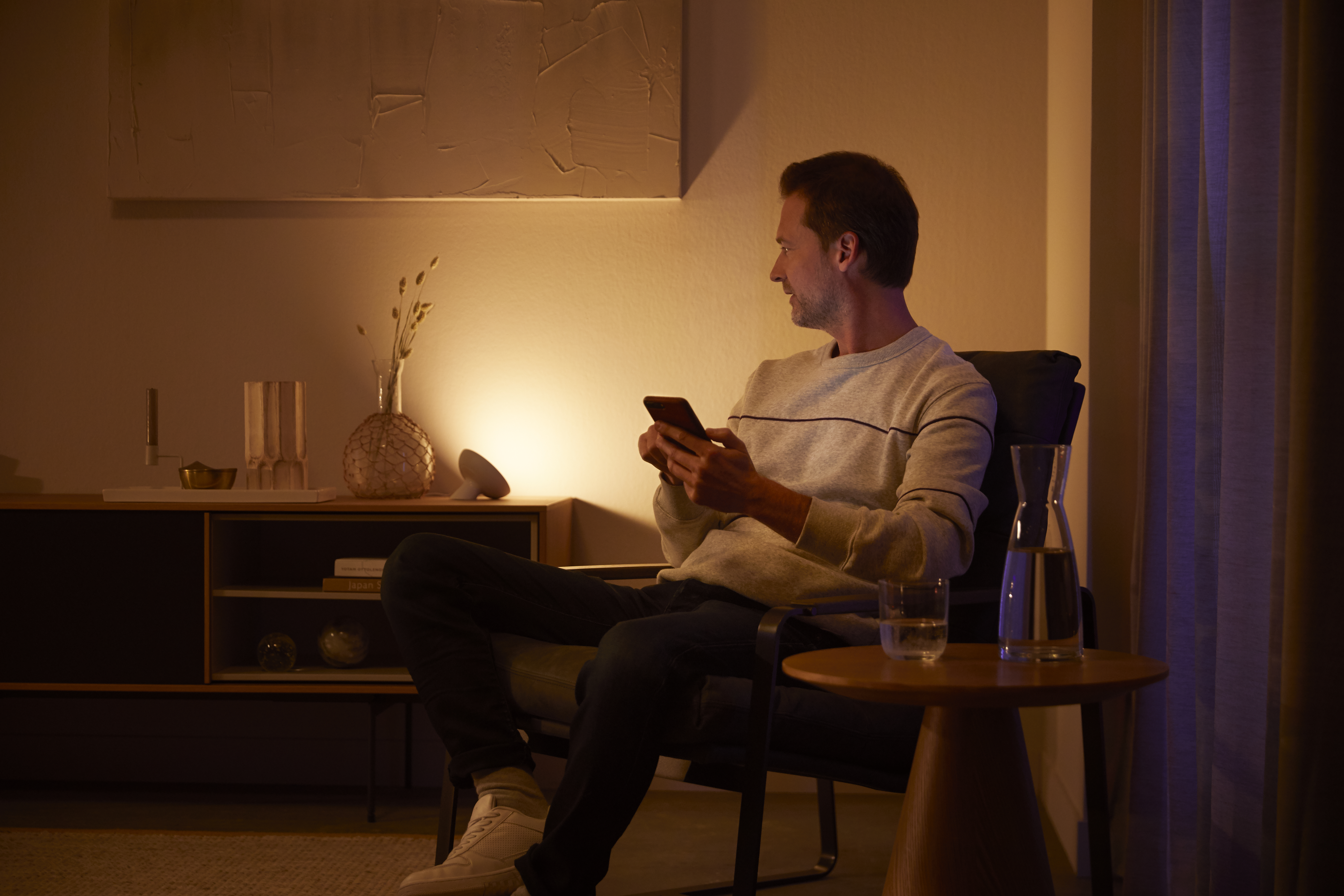 PHILIPS Hue Amb. Tischleuchte 50.000 & Bloom Col. White Weißschattierungen