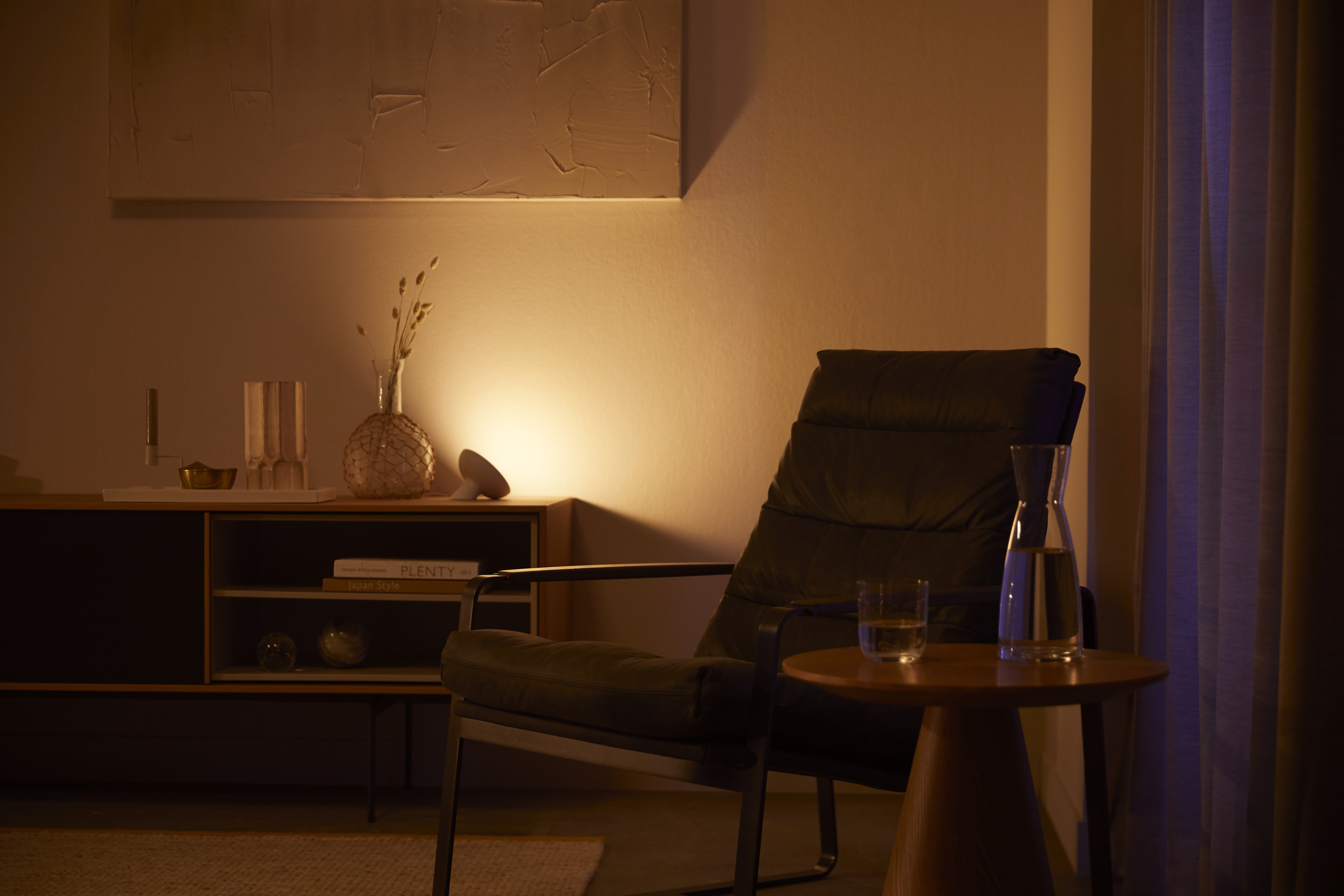 PHILIPS Hue White 50.000 Col. Amb. & Weißschattierungen Bloom Tischleuchte