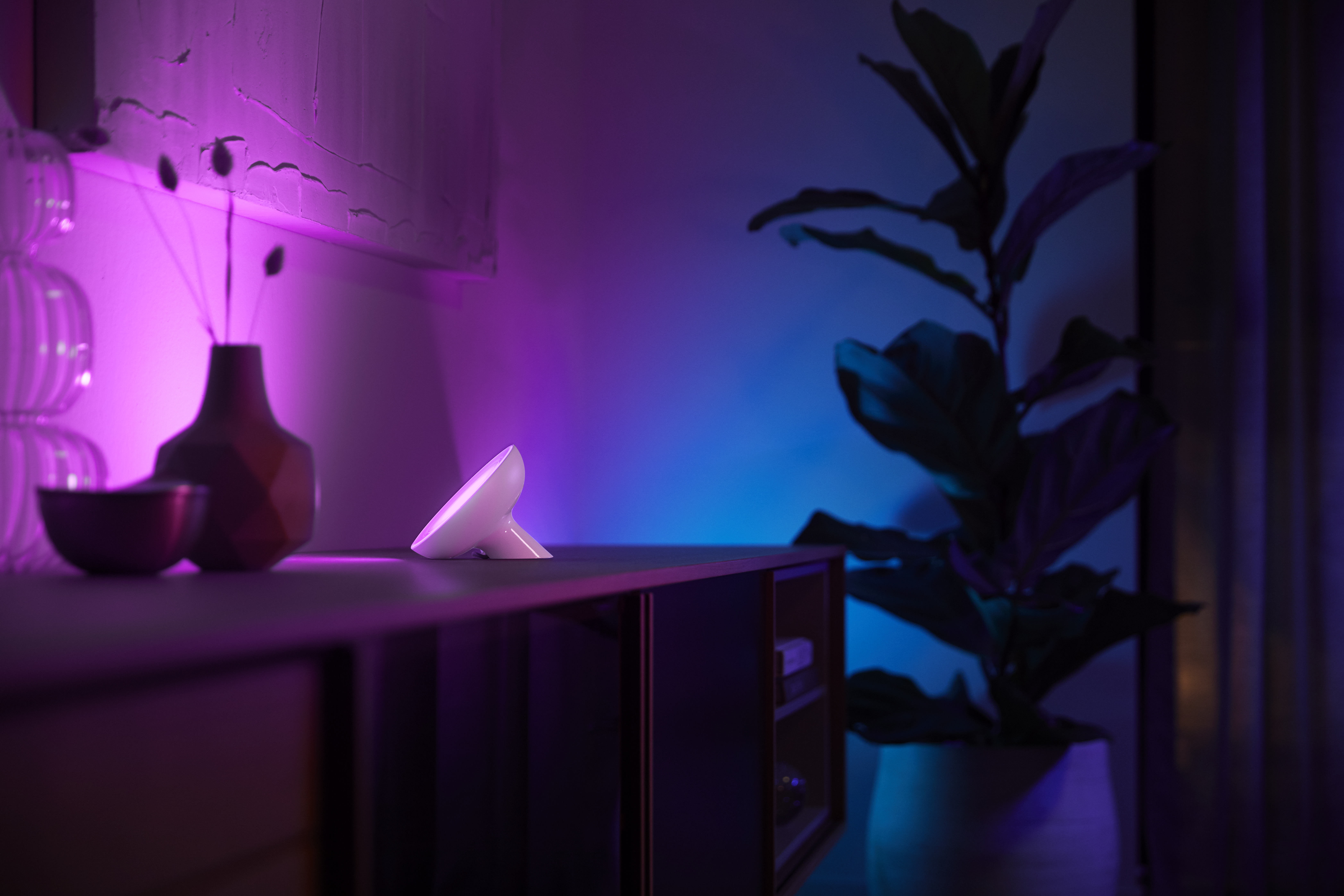 PHILIPS Hue Amb. Tischleuchte 50.000 & Bloom Col. White Weißschattierungen