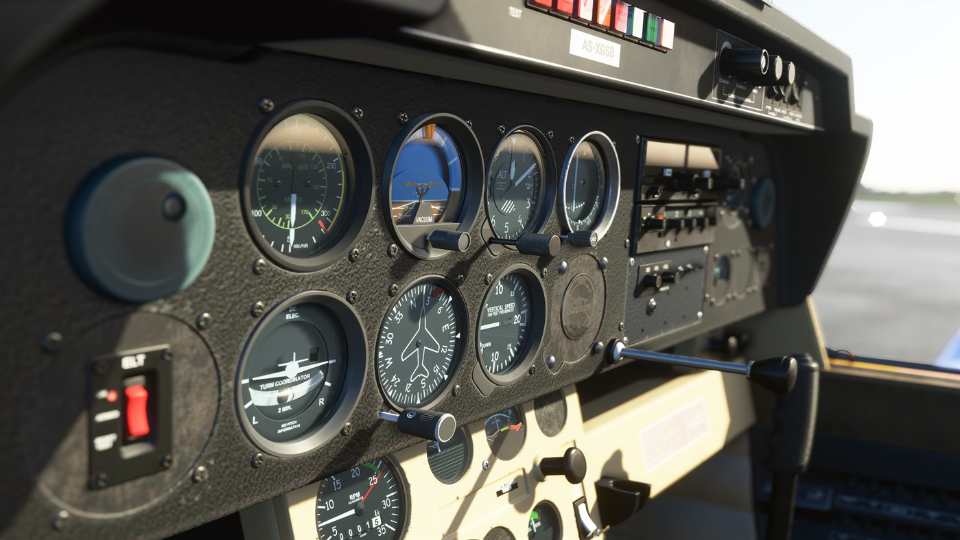 Intérieur du cockpit d'avion avec jauges et commandes visibles, montrant une vue de la piste.