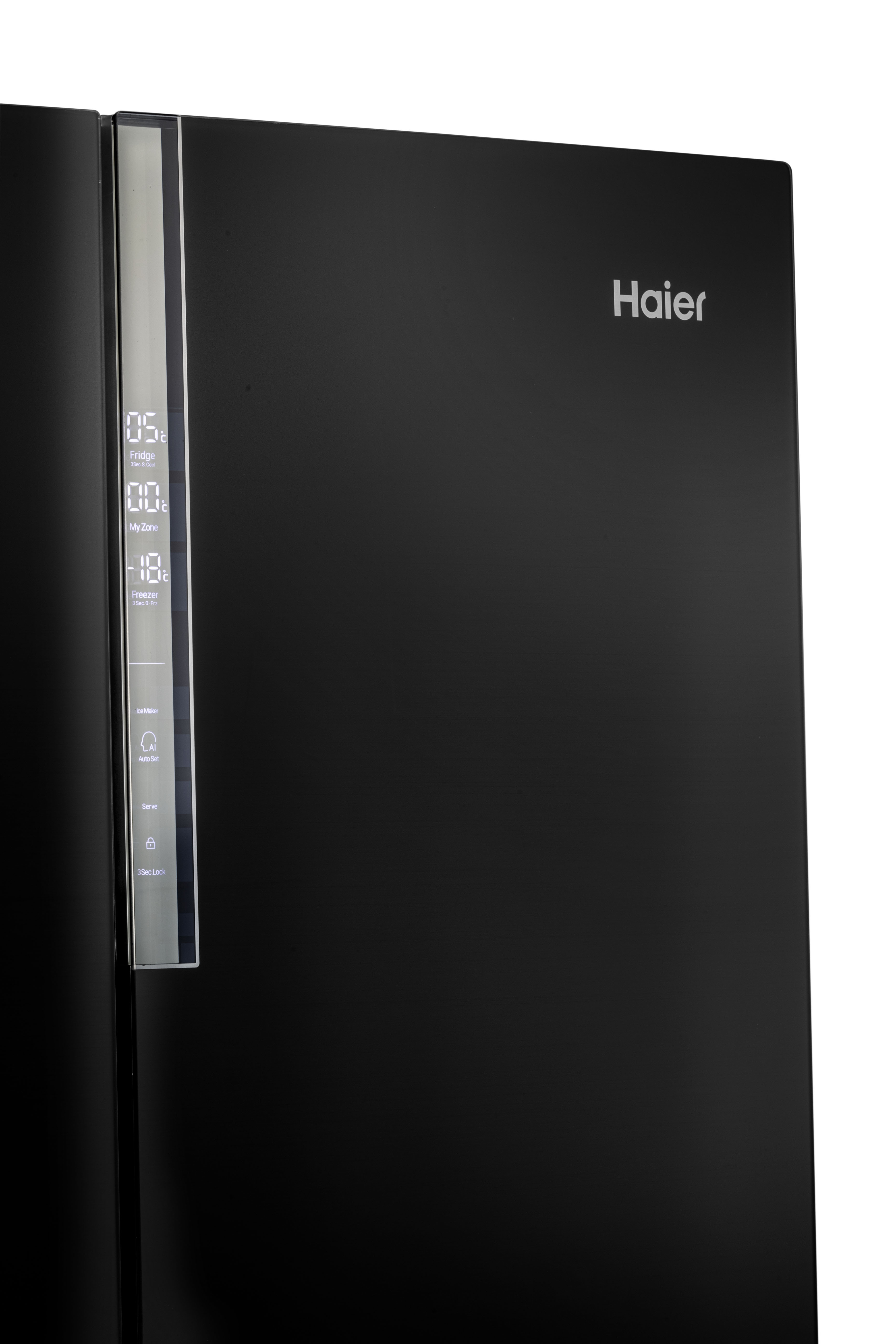 Schwarze Haier Kühlschranktür mit digitaler Anzeigeleiste links.