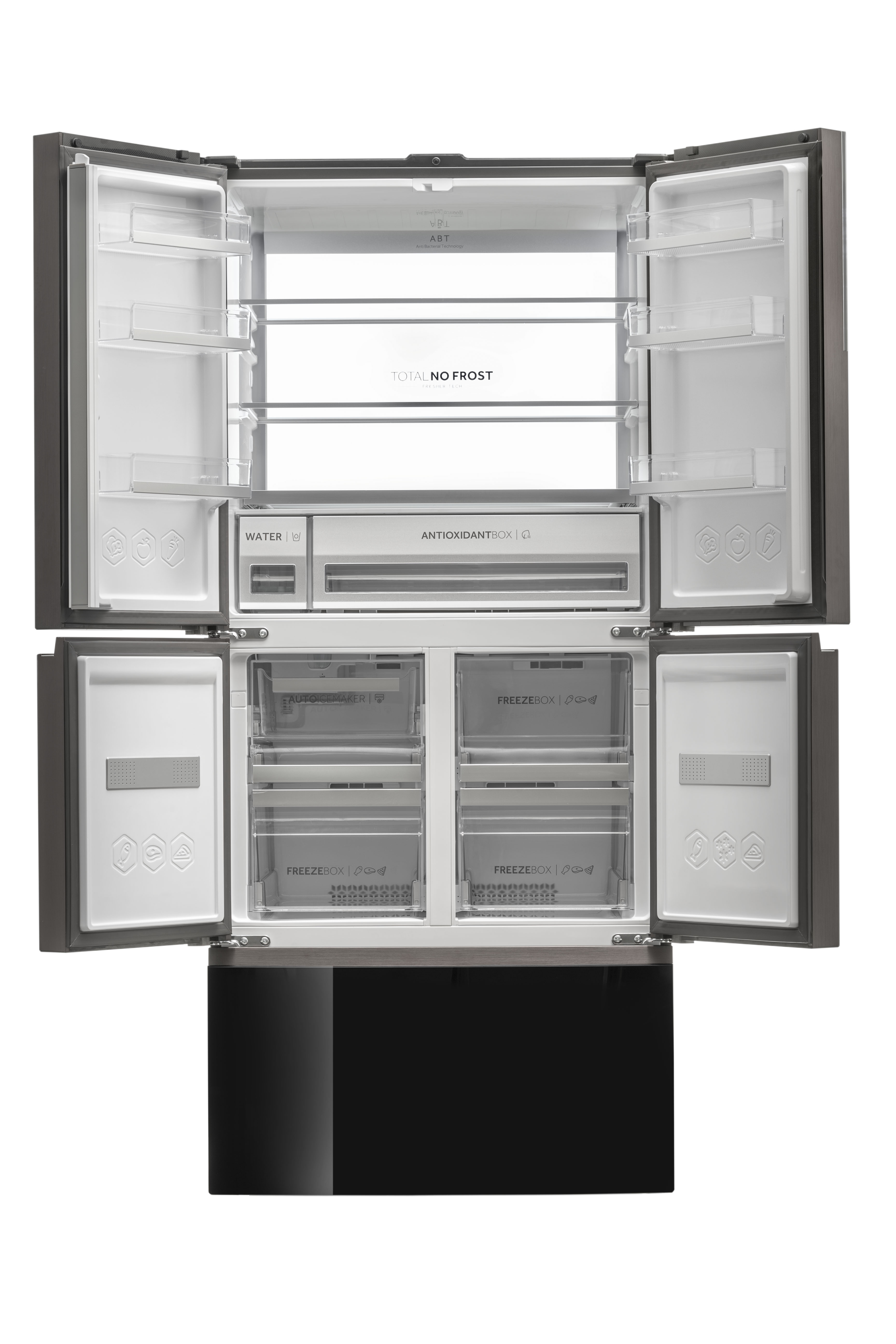 Ein Kühlschrank mit geöffneten Türen, der Regale und Schubladen zeigt.
