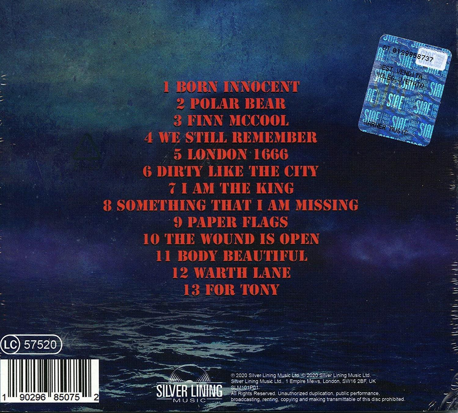 Achterkant van een cd-hoesje met tracklist en sticker. De titel is 'Born Innocent'.