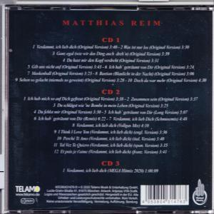 Rückseite einer CD mit Trackliste und Künstlername in roter Schrift auf Schwarz.