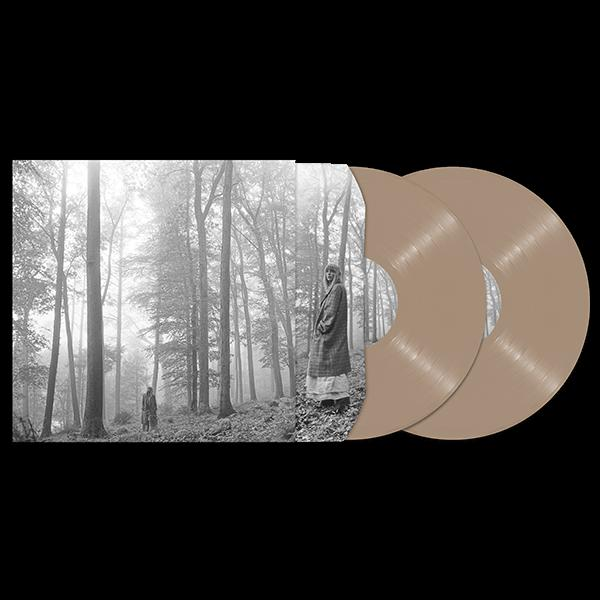 Zwei beige Vinylplatten in einer Gatefold-Hülle. Das Cover zeigt eine Person in einem nebligen Wald.