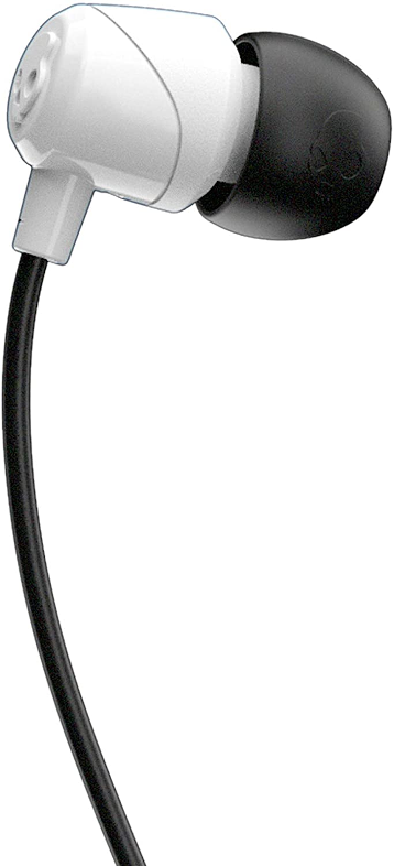 Fehér-fekete Skullcandy fülhallgató fekete kábellel. Közelkép fehér háttér előtt.