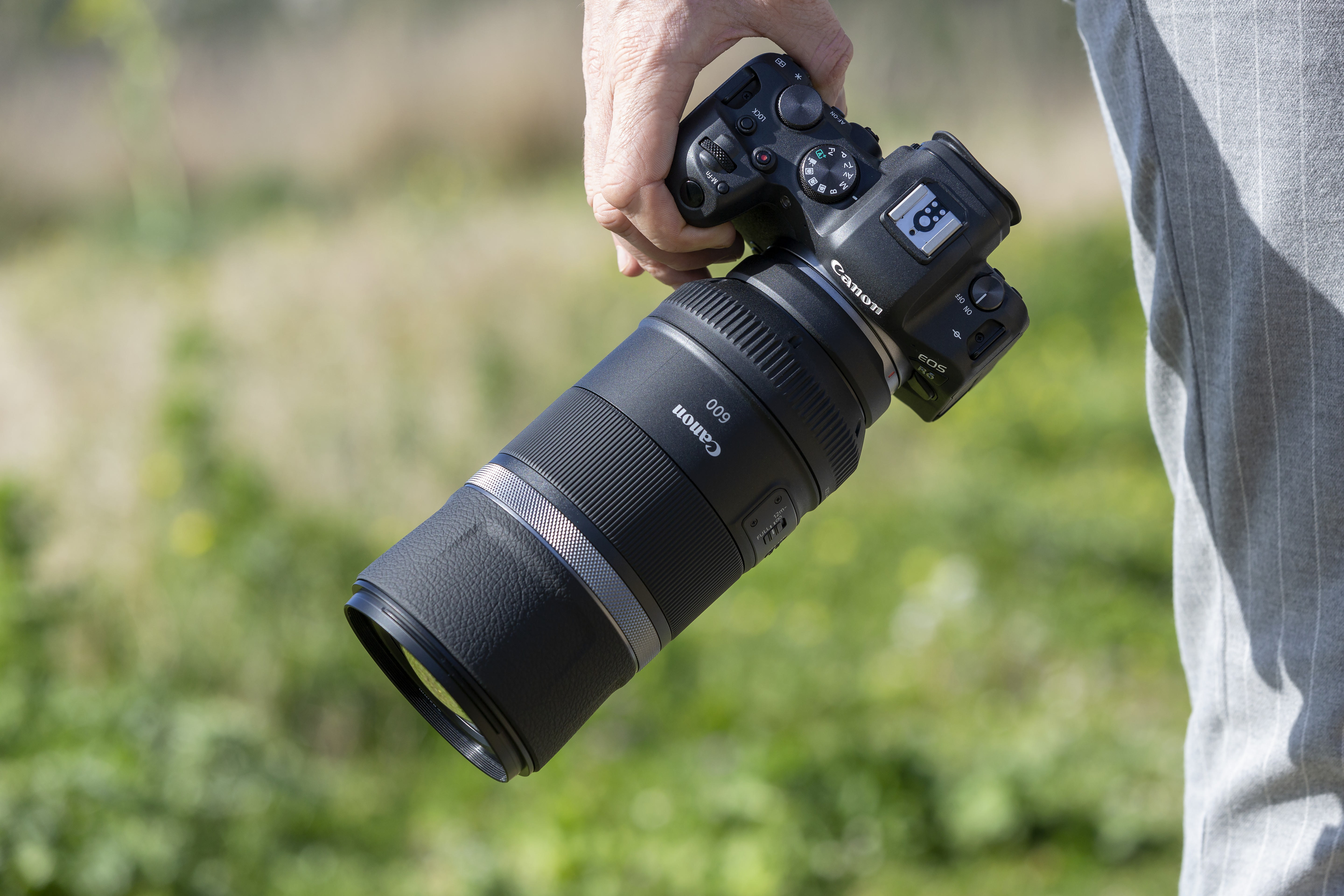 CANON RF 600 mm f./11 (Objektiv für Canon R-Mount, Schwarz)