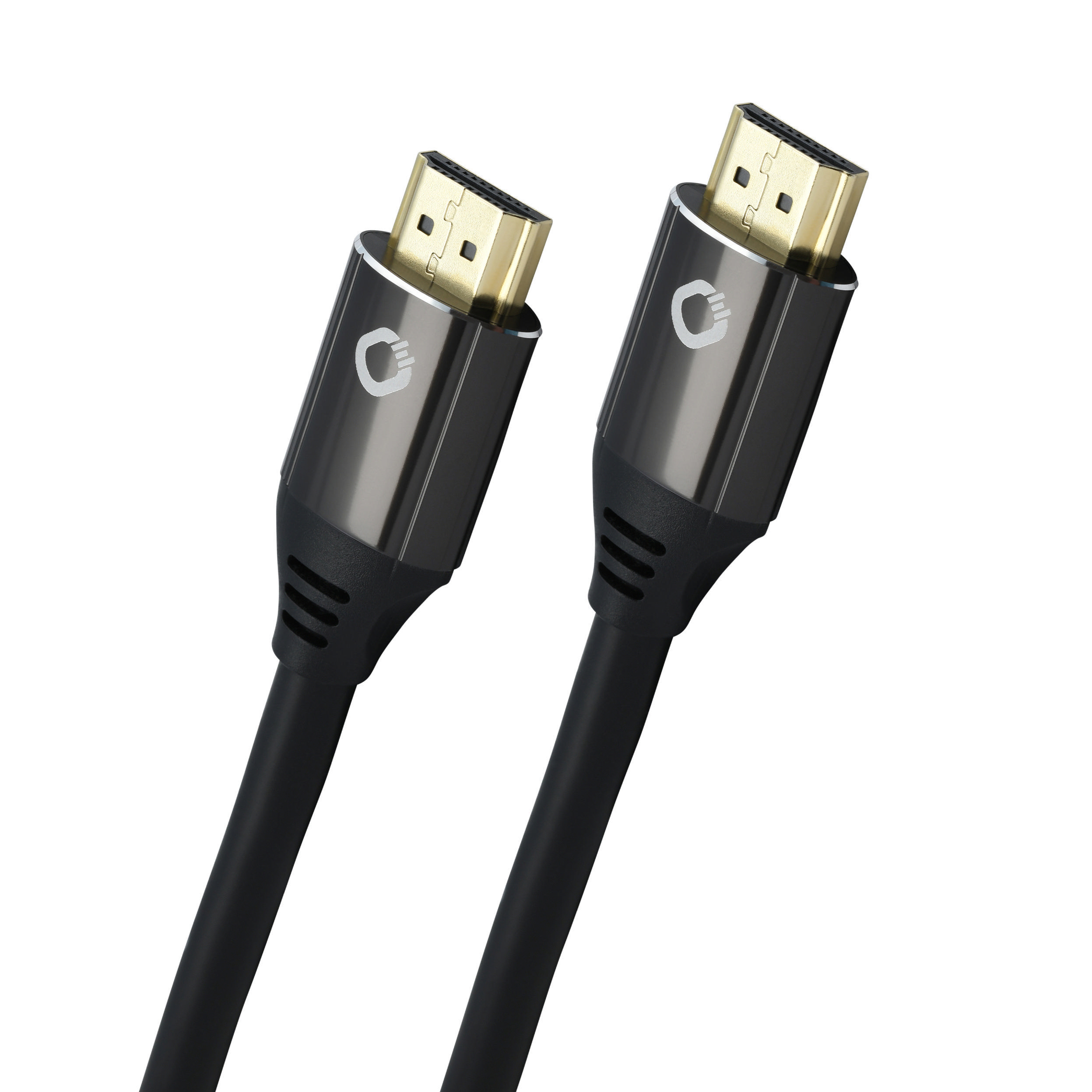 Zwei schwarze HDMI-Kabel mit goldenen Steckern. Sie befinden sich auf weißem Hintergrund.