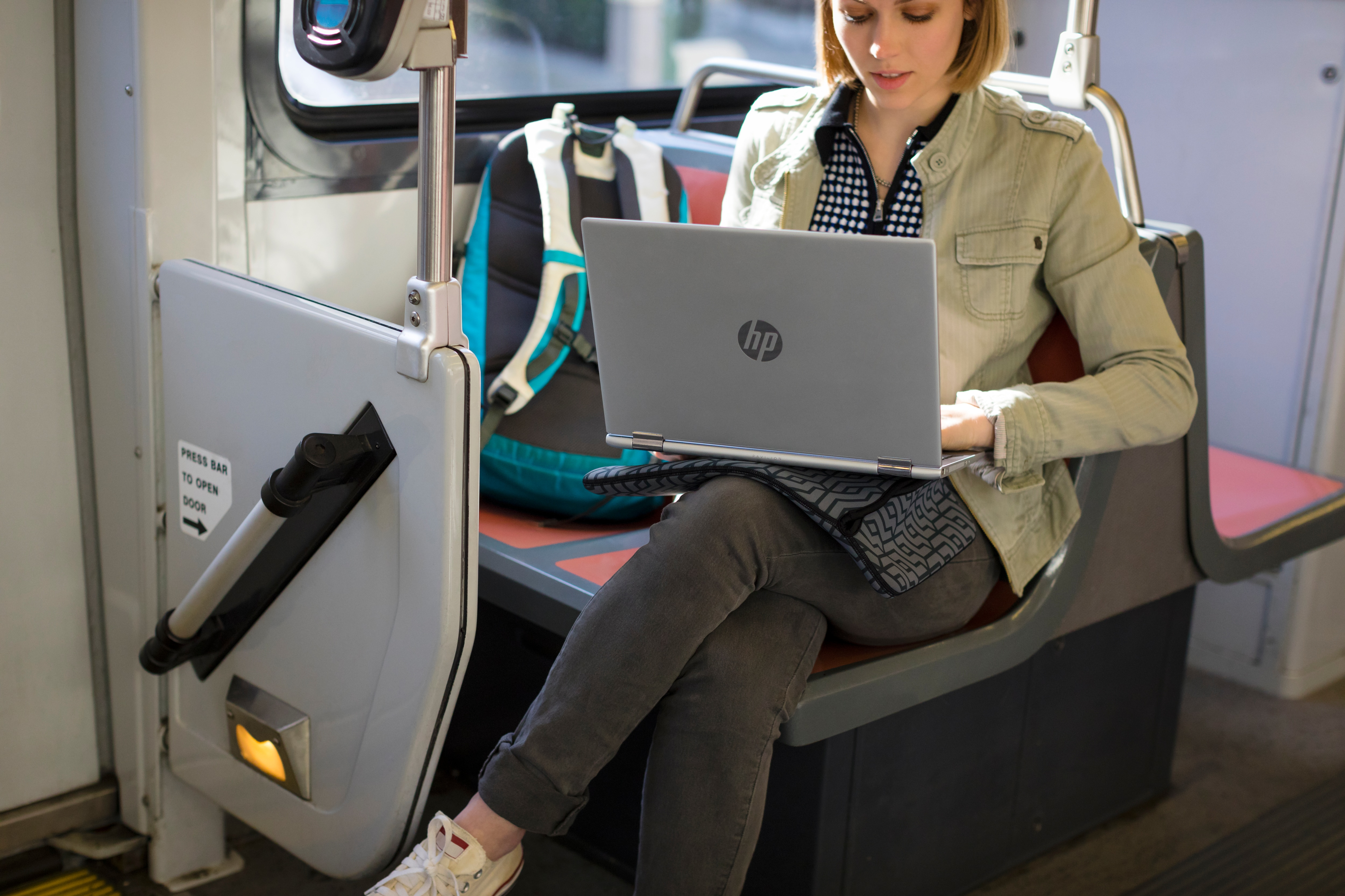 HP 14-cd0302ng - 14 Zoll - Intel® Core™ i3 i3-8130U - 8 GB - 256 GB - NVIDIA GeForce® MX130 - Windows 10 Home (64 Bit)