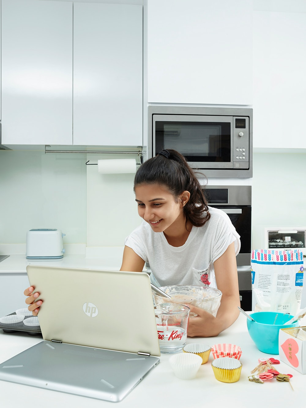 HP PAVILION X360 14-BA131NG - 14 Zoll - Intel® Core™ i7 i7-8550U - 12 GB - 256 GB - NVIDIA GeForce® MX130 - Windows 10 Home (64 Bit)