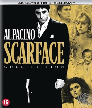Filmposter van Scarface. Al Pacino is de hoofdrolspeler. Andere acteurs en filmdetails zijn aanwezig.