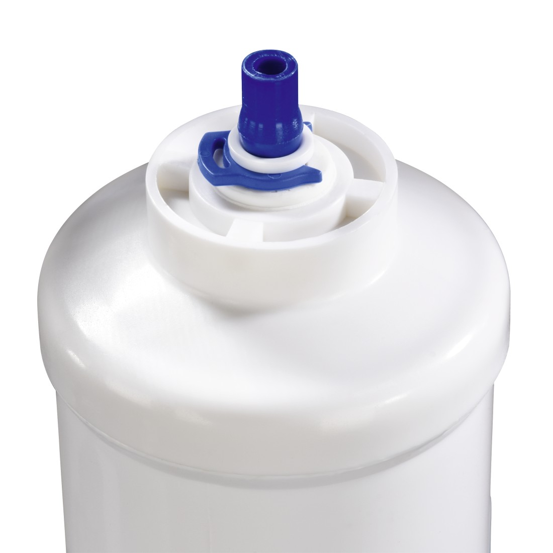 Un gros plan d'un filtre à eau blanc.