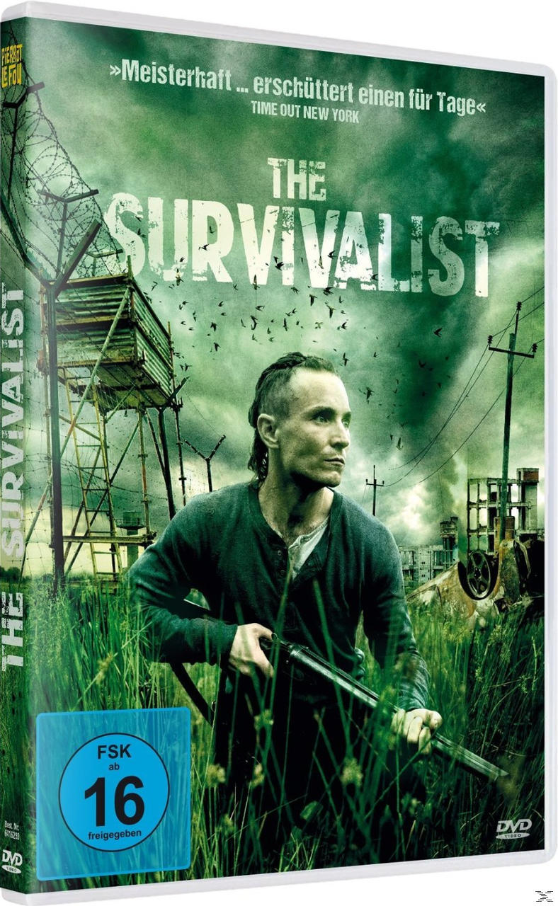 DVD-Cover für den Film 'The Survivalist'. Ein Mann mit einer Waffe steht im hohen Gras.
