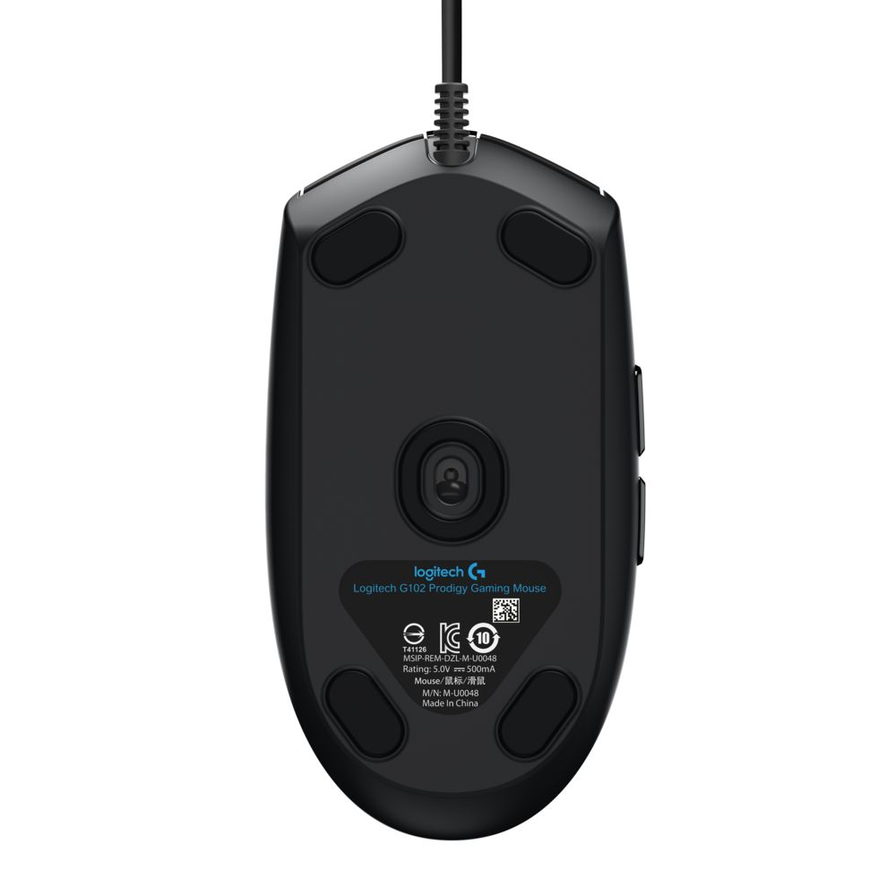 Siyah bir Logitech G102 oyun faresinin alt kısmı. Beyaz zemin.