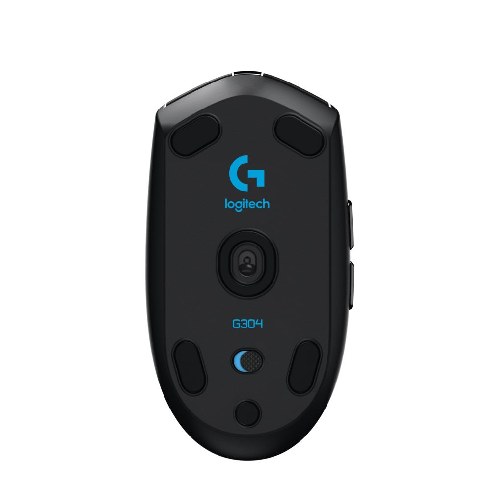Siyah bir Logitech farenin alt tarafı, düğmeler ve logo.