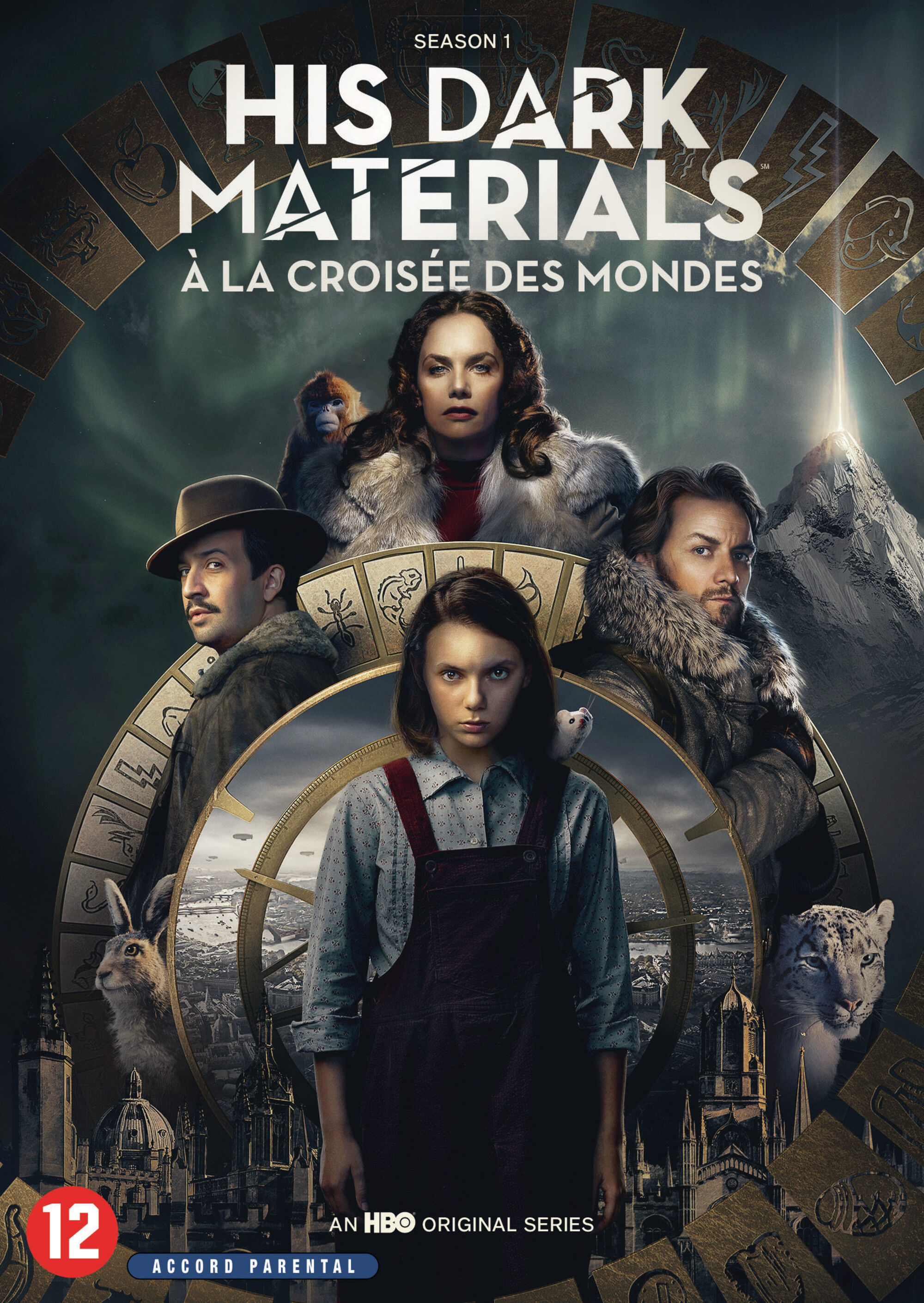 Poster voor 'His Dark Materials' tv-serie. Personages worden getoond met een achtergrond met uurwerkontwerp.