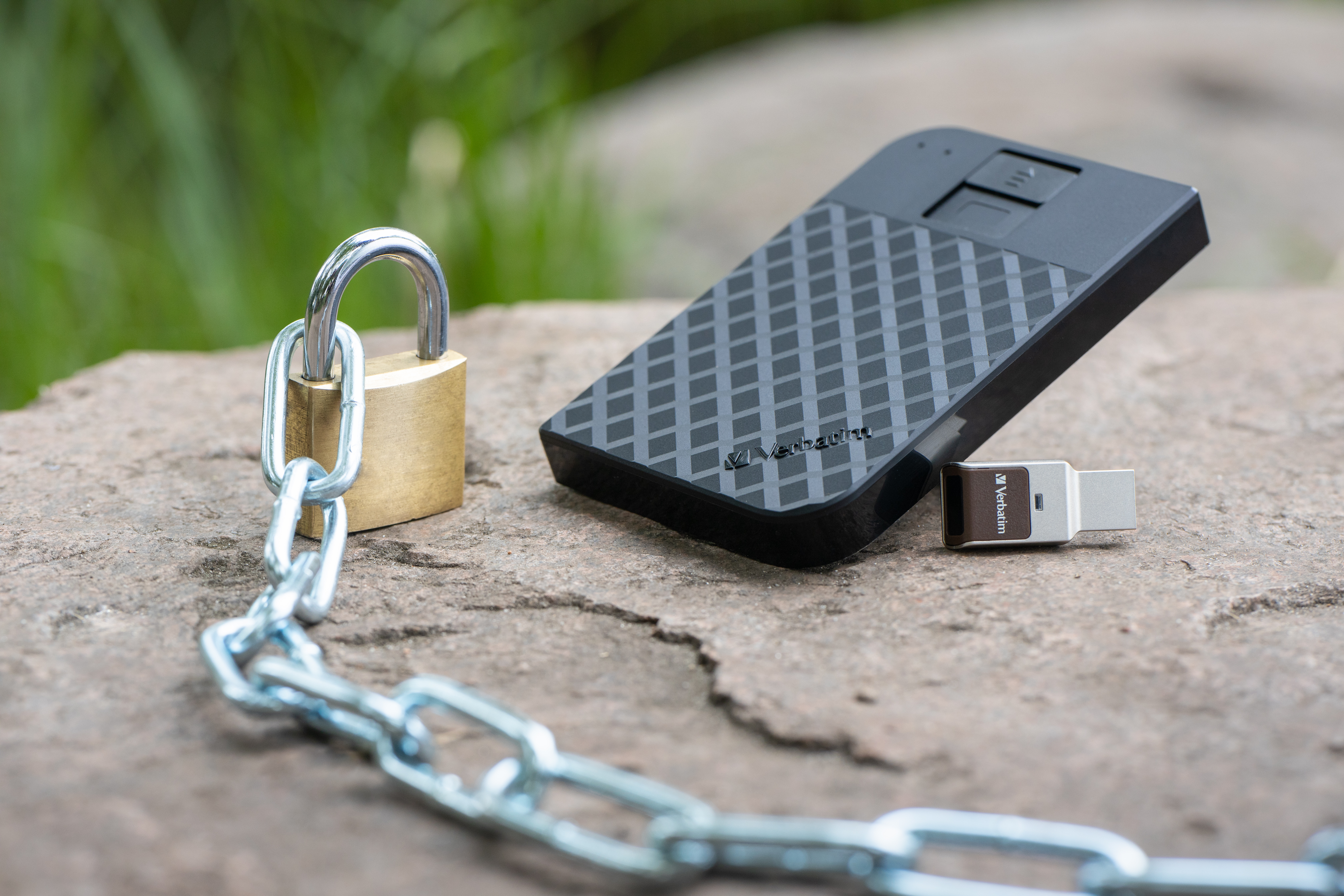VERBATIM Fingerprint Secure USB-Stick, 64 GB, 80 MB/s, Silber