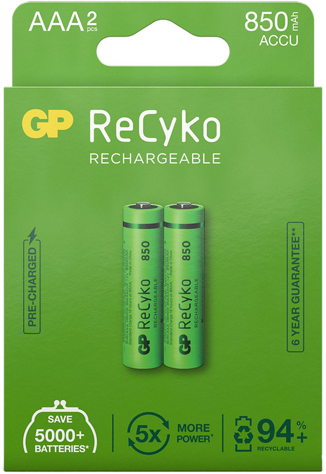 Groene verpakking met twee oplaadbare AAA-batterijen, met label ReCyko 850 mAh.