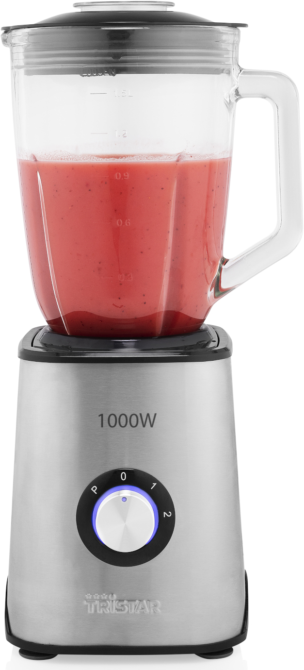 Zilveren en zwarte blender met een glazen kan gevuld met rode vloeistof. Een draaiknop is zichtbaar.