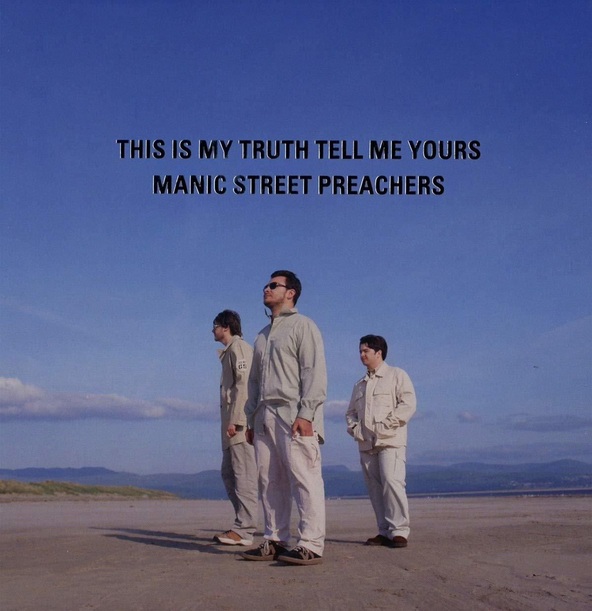 Drei Männer am Strand, blauer Himmel, Text: This Is My Truth Tell Me Yours.