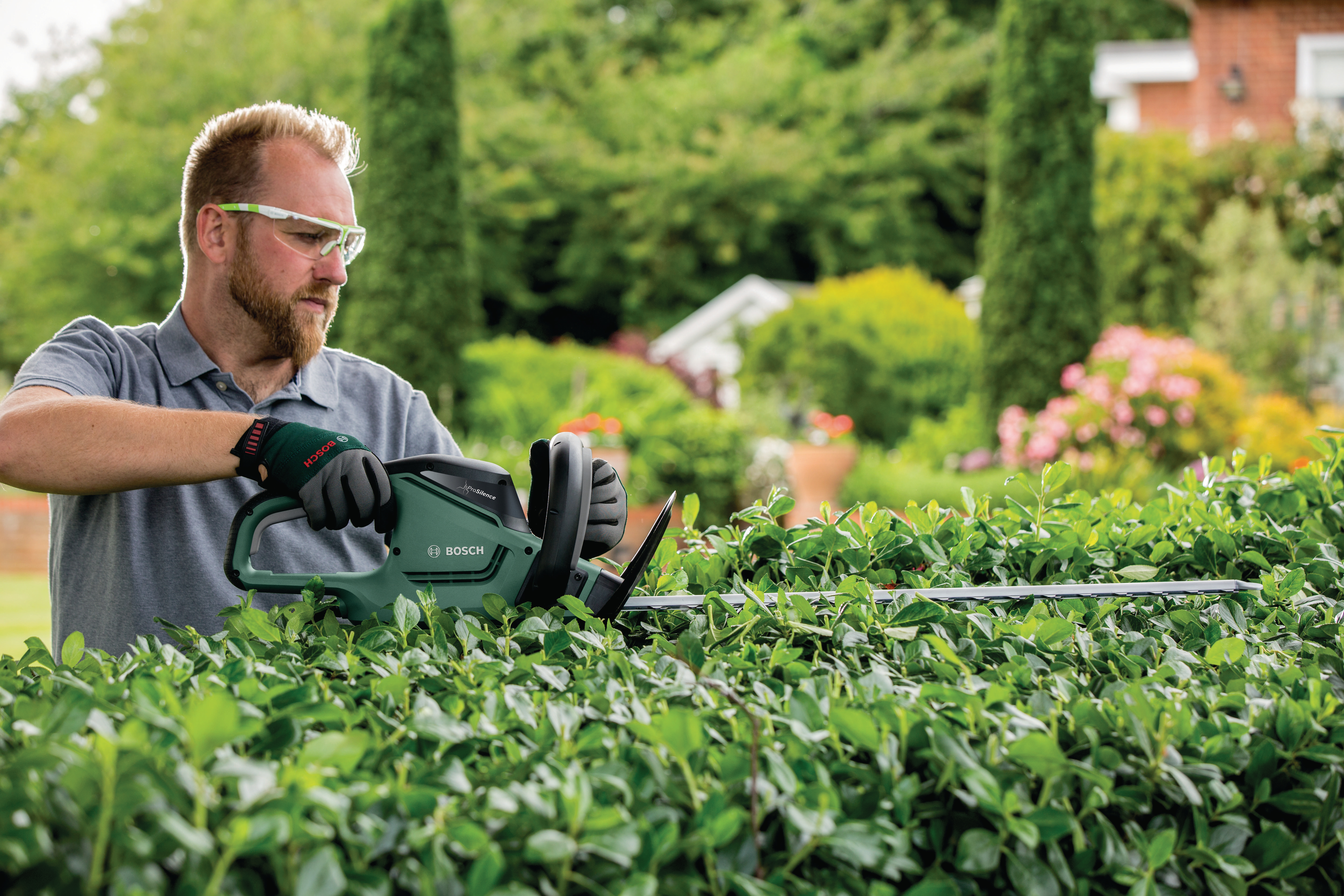 BOSCH UniversalHedgeCut 50 Heckenschere Dunkelgrün