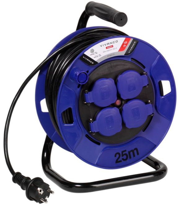 Eine blaue Verlängerungskabeltrommel mit vier Steckdosen, schwarzem Kabel und Stecker.