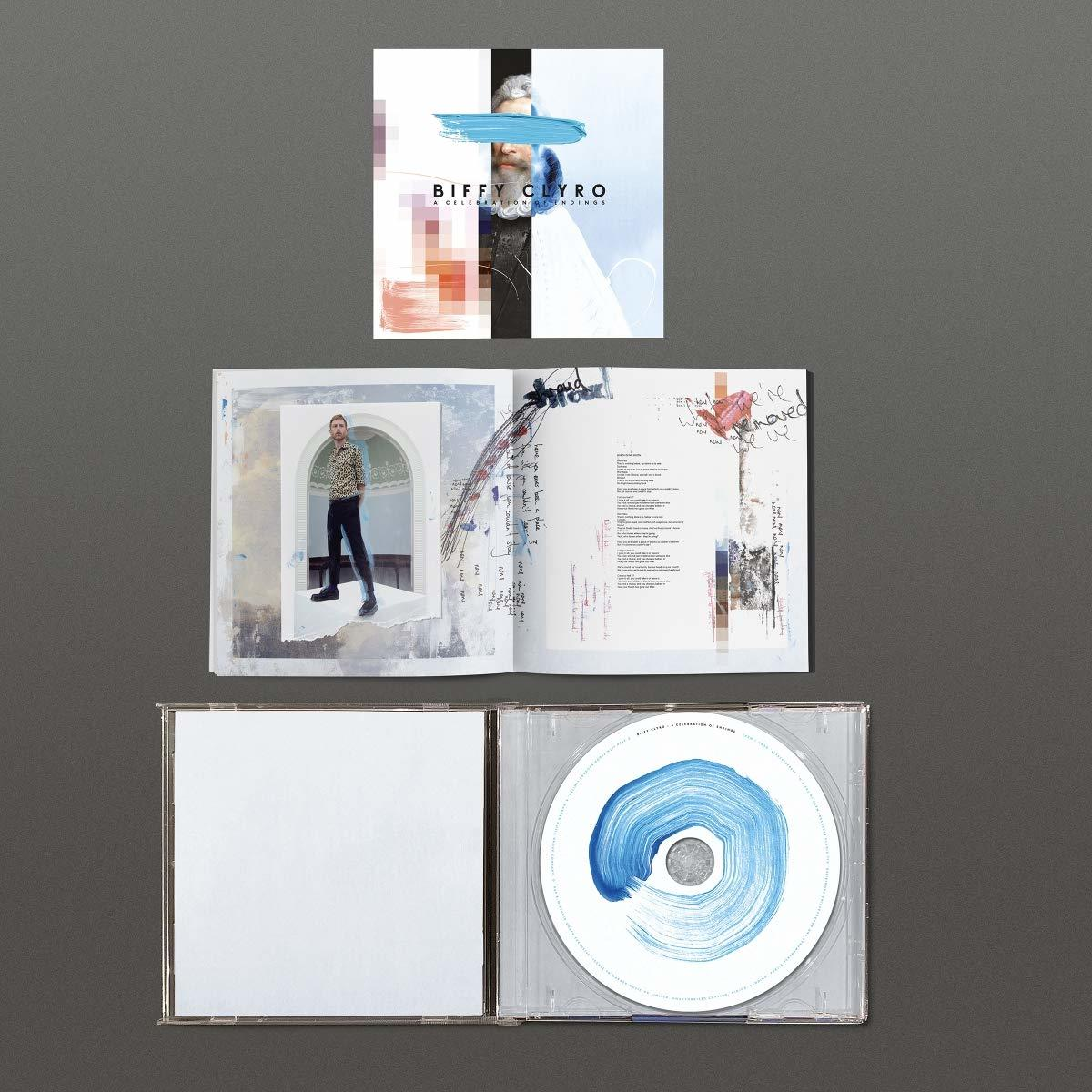 Albumcover, offene Seiten und CD in Hülle auf grauem Hintergrund. Abstrakte Kunst.