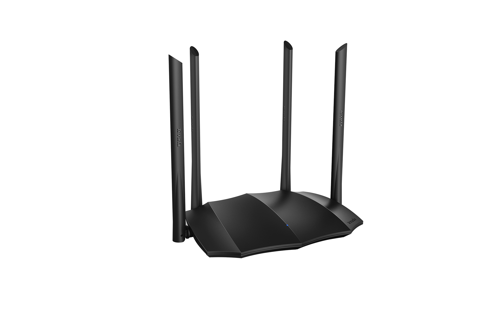 Fekete router négy antennával, fehér háttér.