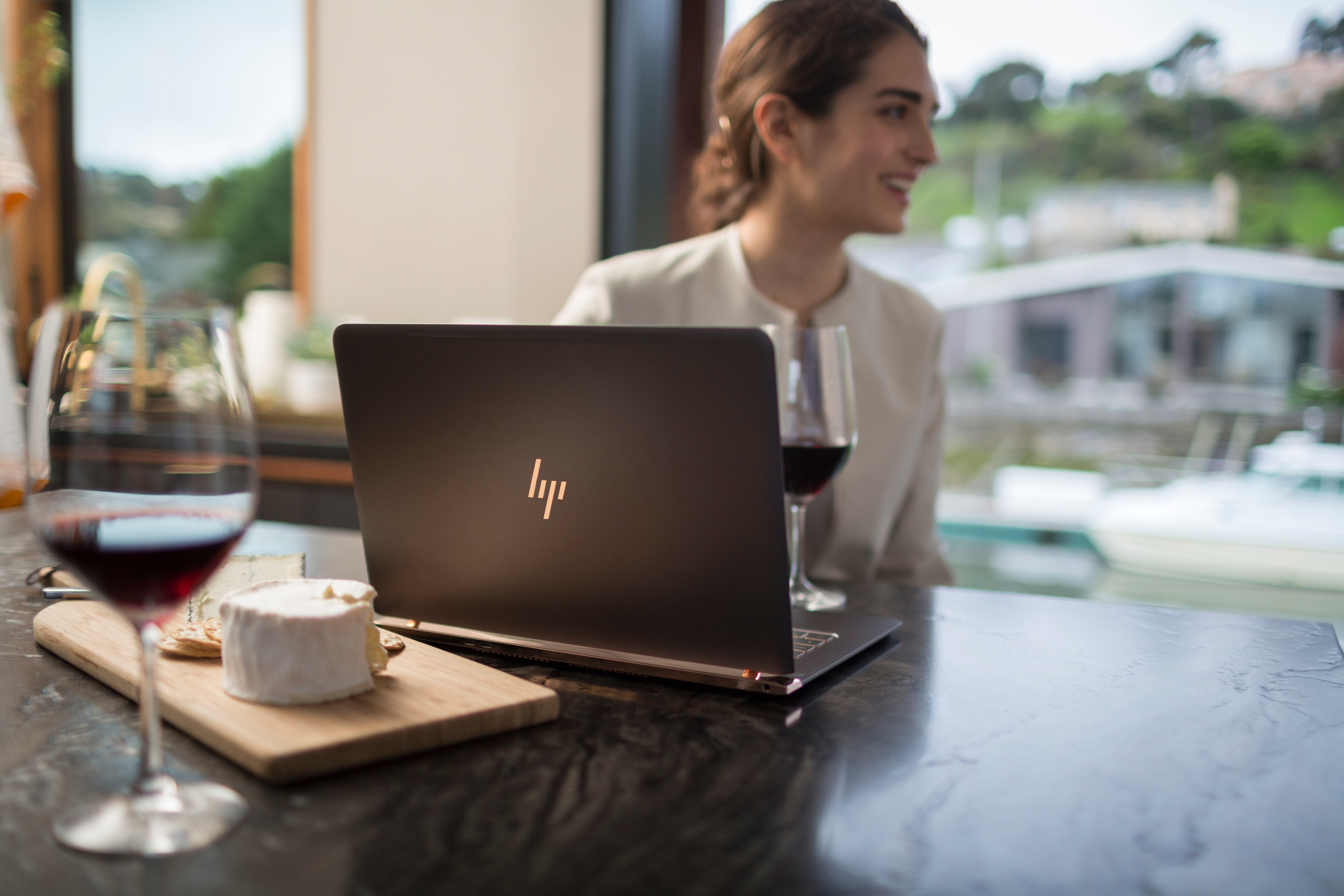 HP Spectre 13-v030ng  - 13,3 Zoll - Intel® Core™ i7 i7-6500U - 8 GB - 512 GB - Intel® HD 520 - Windows 10 Home (64 Bit)