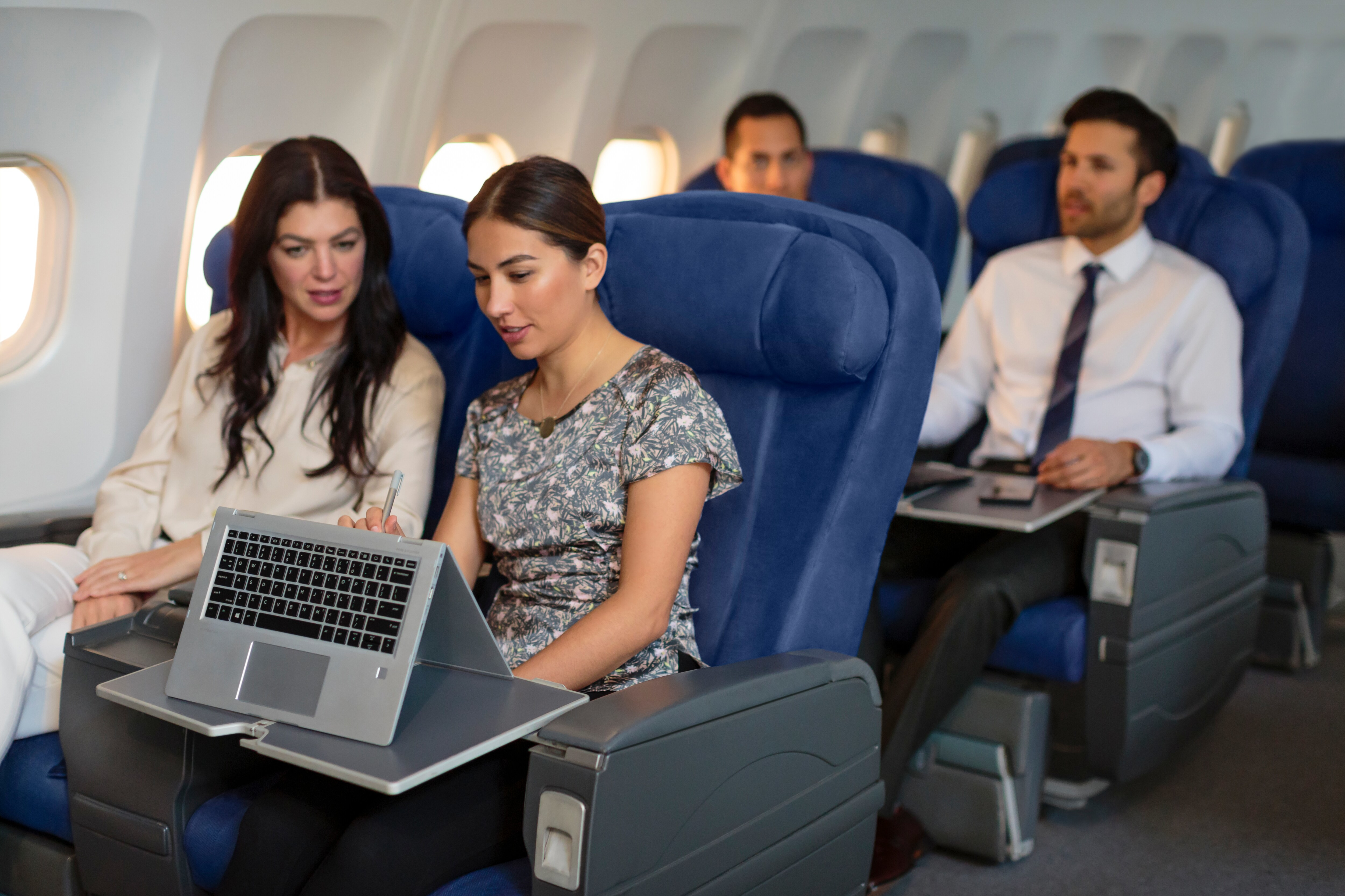 HP - B2B x360 1030 G2 - 13,3 Zoll - Intel® Core™ i7 i7-7600U - 8 GB - 256 GB