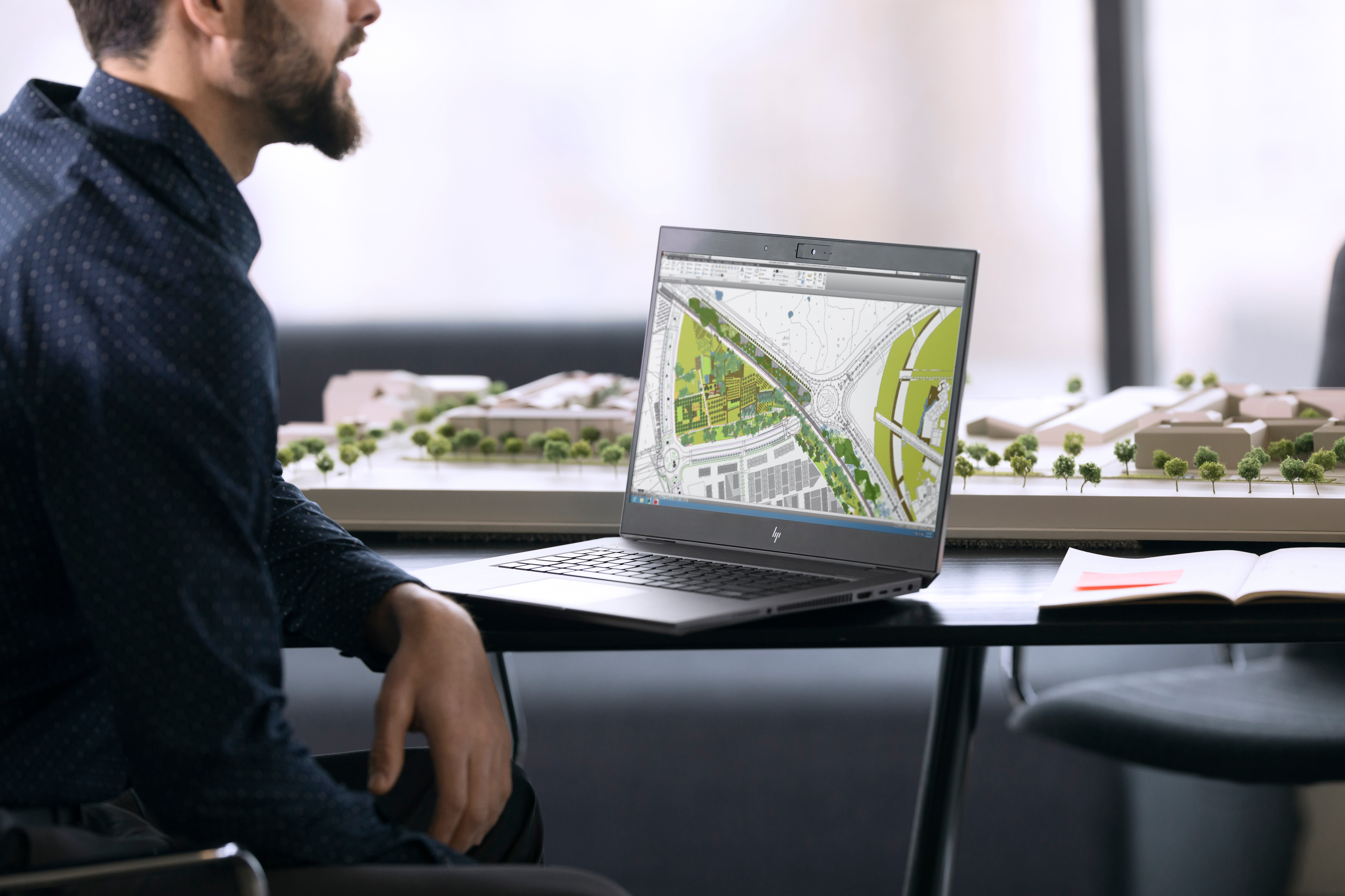 HP - B2B ZBook Studio G5 - 15,6 Zoll - Intel® Core™ i7 i7-9850H - 16 GB - 512 GB