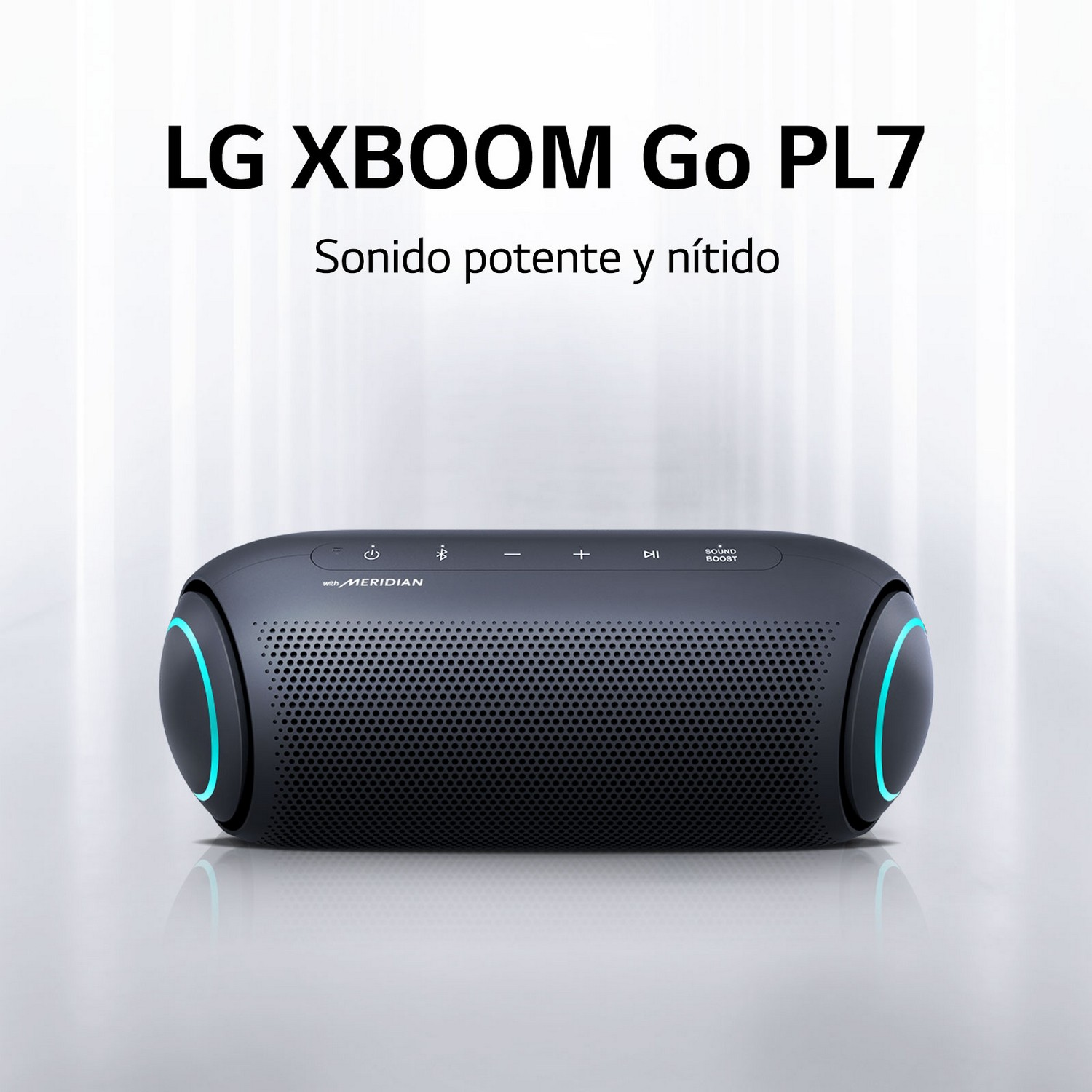 Altavoz negro LG XBOOM Go PL7. Acentos azules en los lados. Fondo blanco.