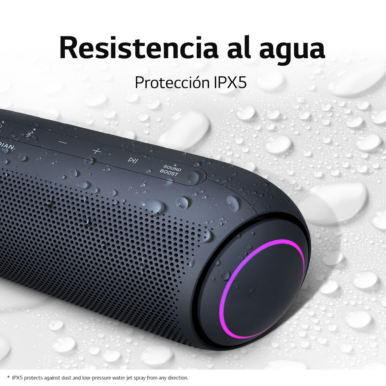 Altavoz portátil LG negro con gotas de agua. Texto: 'Resistencia al agua', 'Protección IPX5'.