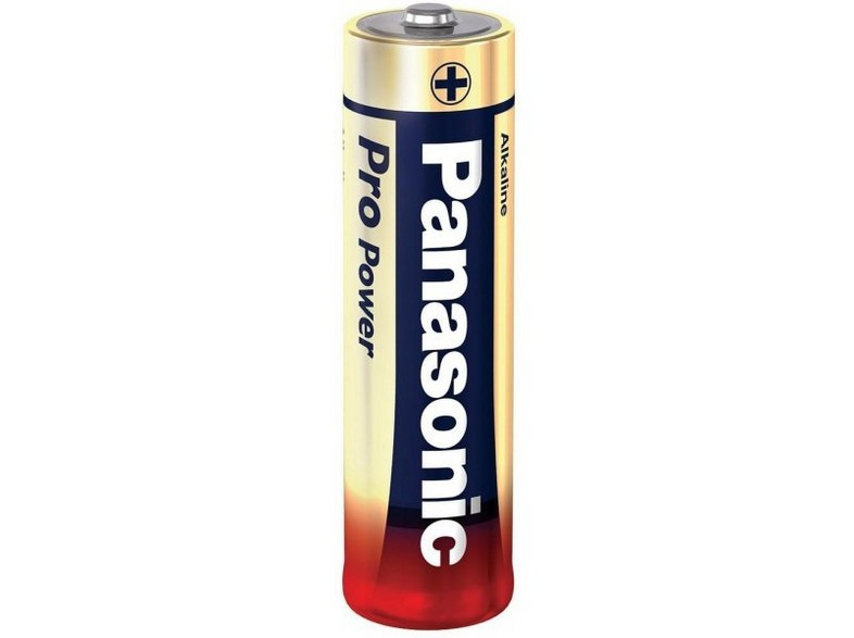 Una pila AA Panasonic Pro Power de pie sobre un fondo blanco.